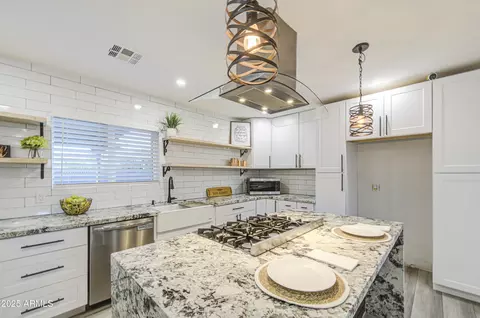 636 E 6th Pl, Mesa, AZ 85203 photo 7