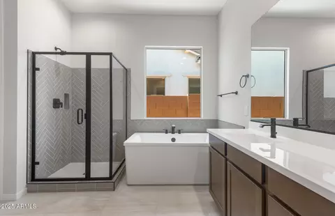 Bath - 714 W Flatiron Trl, Apache Junction, AZ 85120 photo 2 of 4