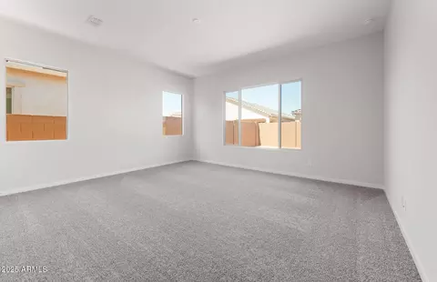 Living - 714 W Flatiron Trl, Apache Junction, AZ 85120 photo 7 of 7