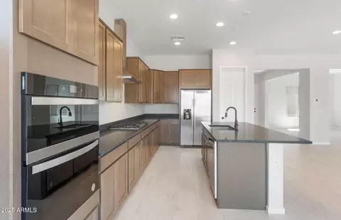 Kitchen - 714 W Flatiron Trl, Apache Junction, AZ 85120 photo 3 of 4