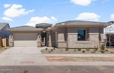 714 W Flatiron Trl, Apache Junction, AZ 85120