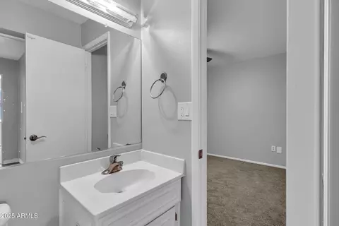 Bath - 201 E Harvard Dr, Tempe, AZ 85283 photo 2 of 4
