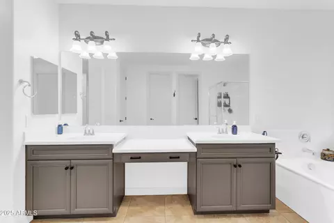 Bath - 2502 E Plum St, Gilbert, AZ 85298 photo 2 of 4