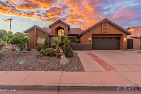 1916 E Secretariat Dr, Tempe, AZ 85284
