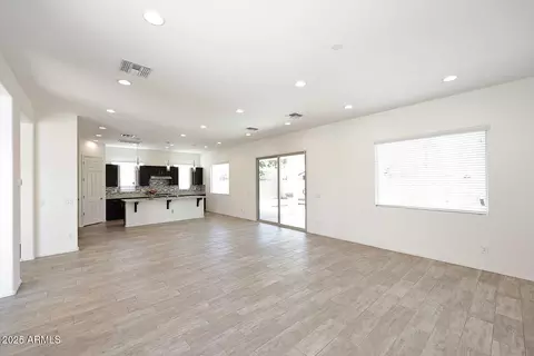 907 E Knightbridge Way, Gilbert, AZ 85297 photo 7