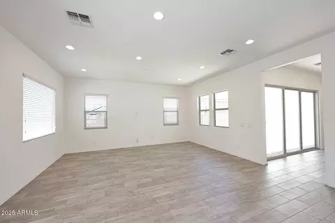 907 E Knightbridge Way, Gilbert, AZ 85297 photo 6