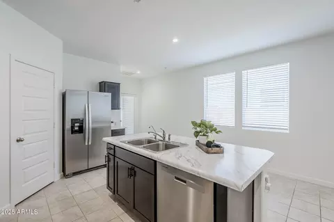 Kitchen - 3375 W Stradling Ave, Apache Junction, AZ 85120 photo 4 of 6