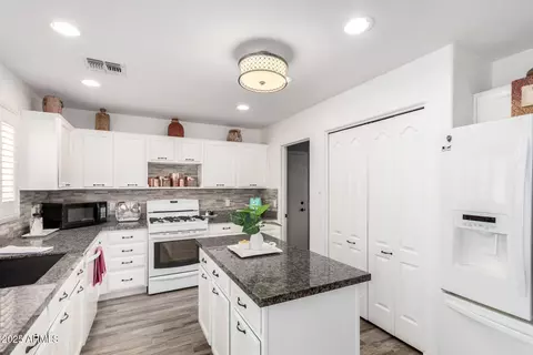 452 E Dartmouth Dr, Casa Grande, AZ 85122