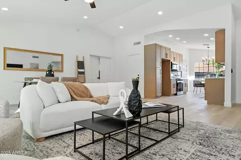 220 W Libby St, Phoenix, AZ 85023 photo 7