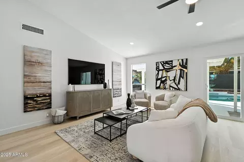 220 W Libby St, Phoenix, AZ 85023 photo 4