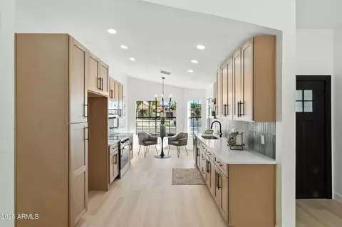 220 W Libby St, Phoenix, AZ 85023 photo 8