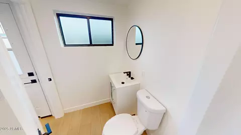 Bath - 1016 E Fairmount Ave, Phoenix, AZ 85014 photo 1 of 1