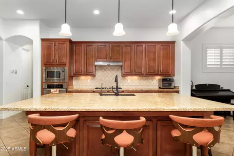 Kitchen - 2825 E Harwell Rd, Phoenix, AZ 85042 photo 1 of 2
