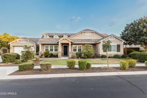 Exterior - 2825 E Harwell Rd, Phoenix, AZ 85042 photo 3 of 7