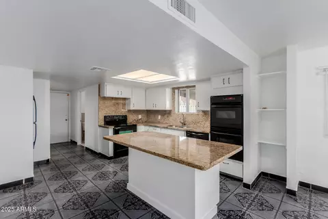 Kitchen - 1018 S 4th Ave, Phoenix, AZ 85003 photo 3 of 5