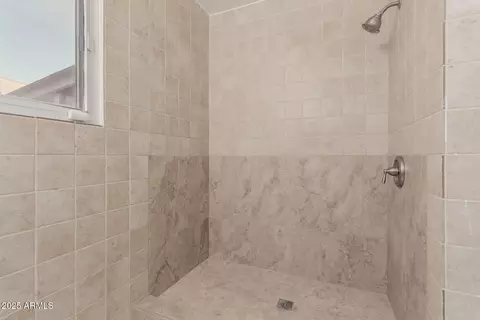 Bath - 1018 S 4th Ave, Phoenix, AZ 85003 photo 4 of 6