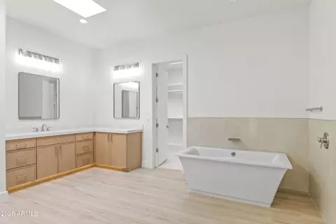 Bath - 1816 E Fortune Dr, New River, AZ 85087 photo 1 of 9