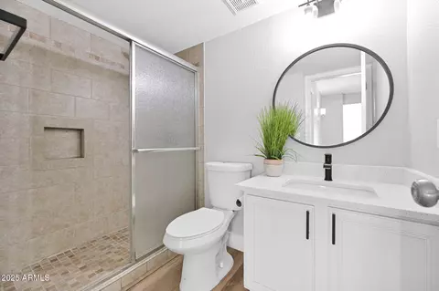 Bath - 1875 E Aspen Way, Gilbert, AZ 85234 photo 1 of 4