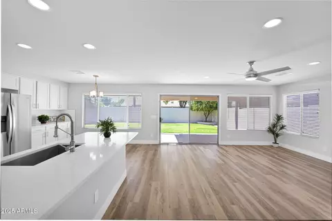 Living - 1875 E Aspen Way, Gilbert, AZ 85234 photo 4 of 7
