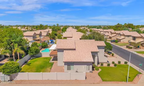 View/Area - 1875 E Aspen Way, Gilbert, AZ 85234 photo 1 of 5