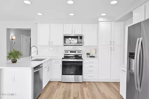Kitchen - 1875 E Aspen Way, Gilbert, AZ 85234 photo 2 of 3
