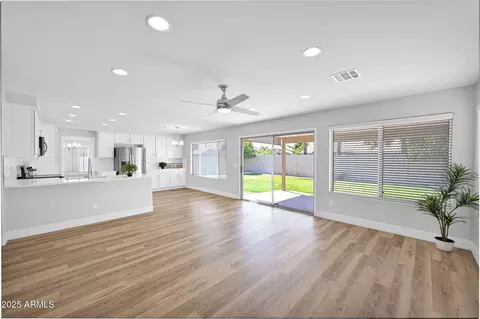 Living - 1875 E Aspen Way, Gilbert, AZ 85234 photo 6 of 7