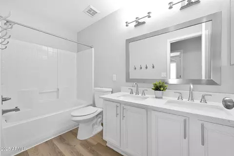 Bath - 1875 E Aspen Way, Gilbert, AZ 85234 photo 4 of 4