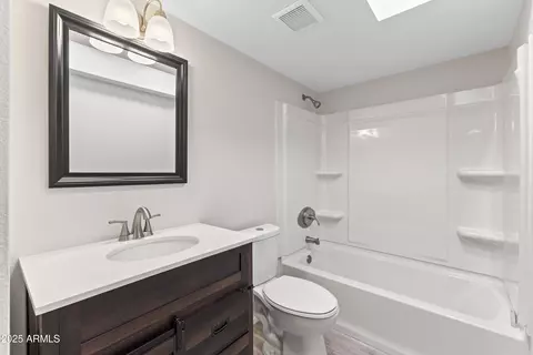 Bath - 2518 E Osborn Rd, Phoenix, AZ 85016 photo 4 of 4