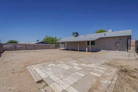 Exterior - 237 W Winston Dr, Phoenix, AZ 85041 photo 1 of 2