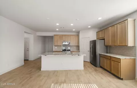 1260 W Treasure Trl, Apache Junction, AZ 85120 photo 8