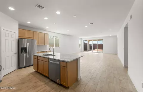 1260 W Treasure Trl, Apache Junction, AZ 85120 photo 4