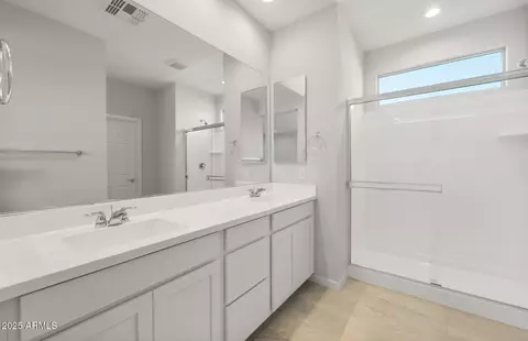 Bath - 1422 W Treasure Trl, Apache Junction, AZ 85120 photo 1 of 1