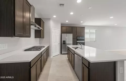 Kitchen - 1438 W Treasure Trl, Apache Junction, AZ 85120 photo 1 of 3