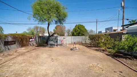Exterior - 3973 N 14th Pl, Phoenix, AZ 85014 photo 6 of 7