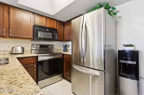 Kitchen - 1720 E Thunderbird Rd #2090, Phoenix, AZ 85022 photo 2 of 3