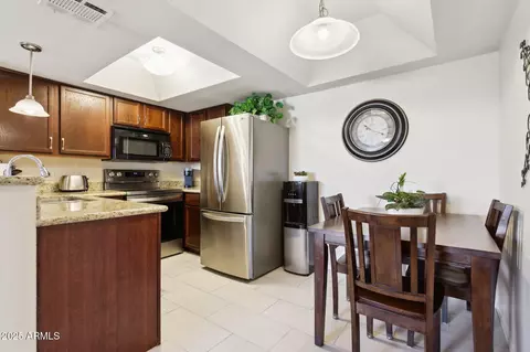 Dining - 1720 E Thunderbird Rd #2090, Phoenix, AZ 85022 photo 1 of 1