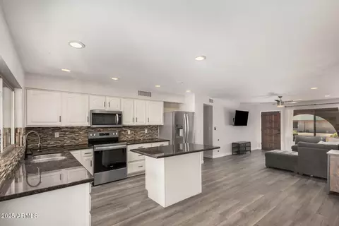 3628 E Marmora St, Phoenix, AZ 85032 photo 7