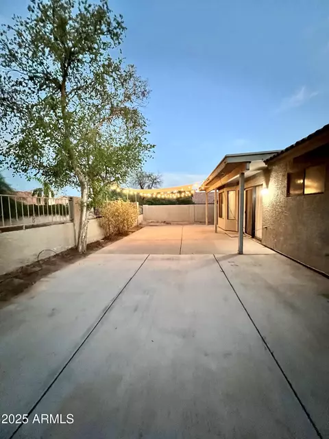 Exterior - 13643 S 36th Way, Phoenix, AZ 85044 photo 5 of 7