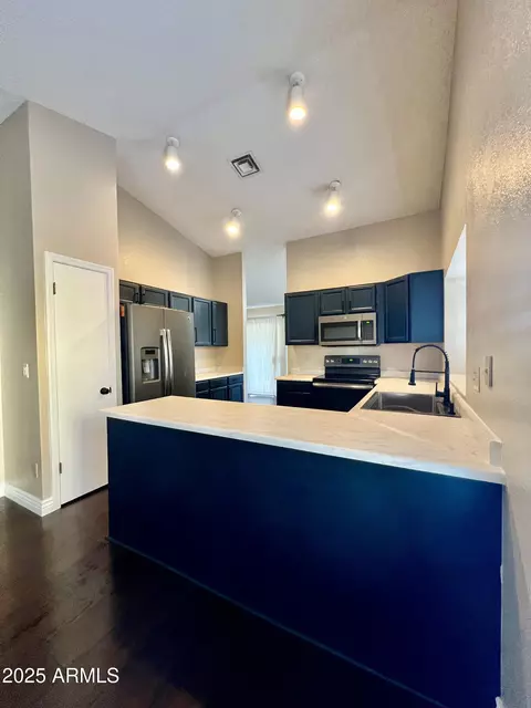 Kitchen - 13643 S 36th Way, Phoenix, AZ 85044 photo 5 of 5