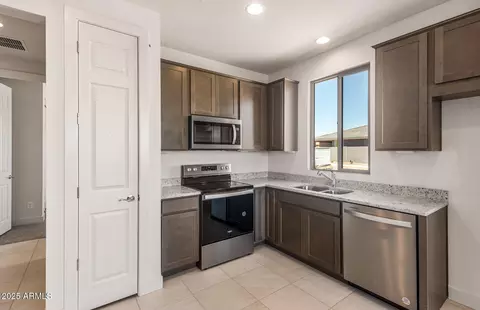 1372 W Treasure Trl, Apache Junction, AZ 85120 photo 5