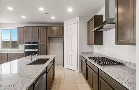 1372 W Treasure Trl, Apache Junction, AZ 85120 photo 9