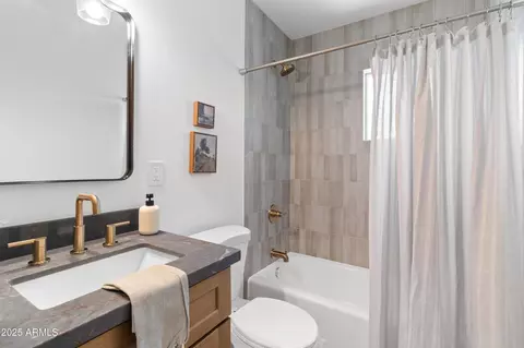 Bath - 5331 E Virginia Ave, Phoenix, AZ 85008 photo 2 of 3