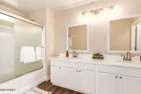 Bath - 4126 W Irwin Ave, Phoenix, AZ 85041 photo 2 of 3