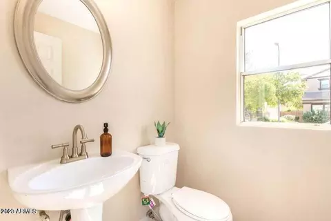 Bath - 4126 W Irwin Ave, Phoenix, AZ 85041 photo 1 of 3