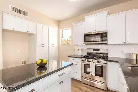 Kitchen - 4126 W Irwin Ave, Phoenix, AZ 85041 photo 1 of 2
