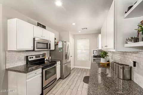 3605 S 65th Dr, Phoenix, AZ 85043 photo 8