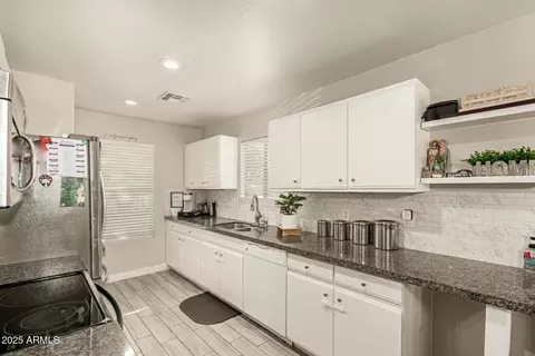 3605 S 65th Dr, Phoenix, AZ 85043 photo 9