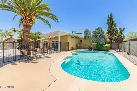 3802 E Shaw Butte Dr, Phoenix, AZ 85028 photo 5