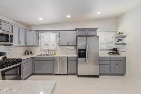 3802 E Shaw Butte Dr, Phoenix, AZ 85028 photo 3
