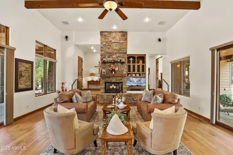 Living - 2005 E Columbine Cir, Payson, AZ 85541 photo 4 of 4